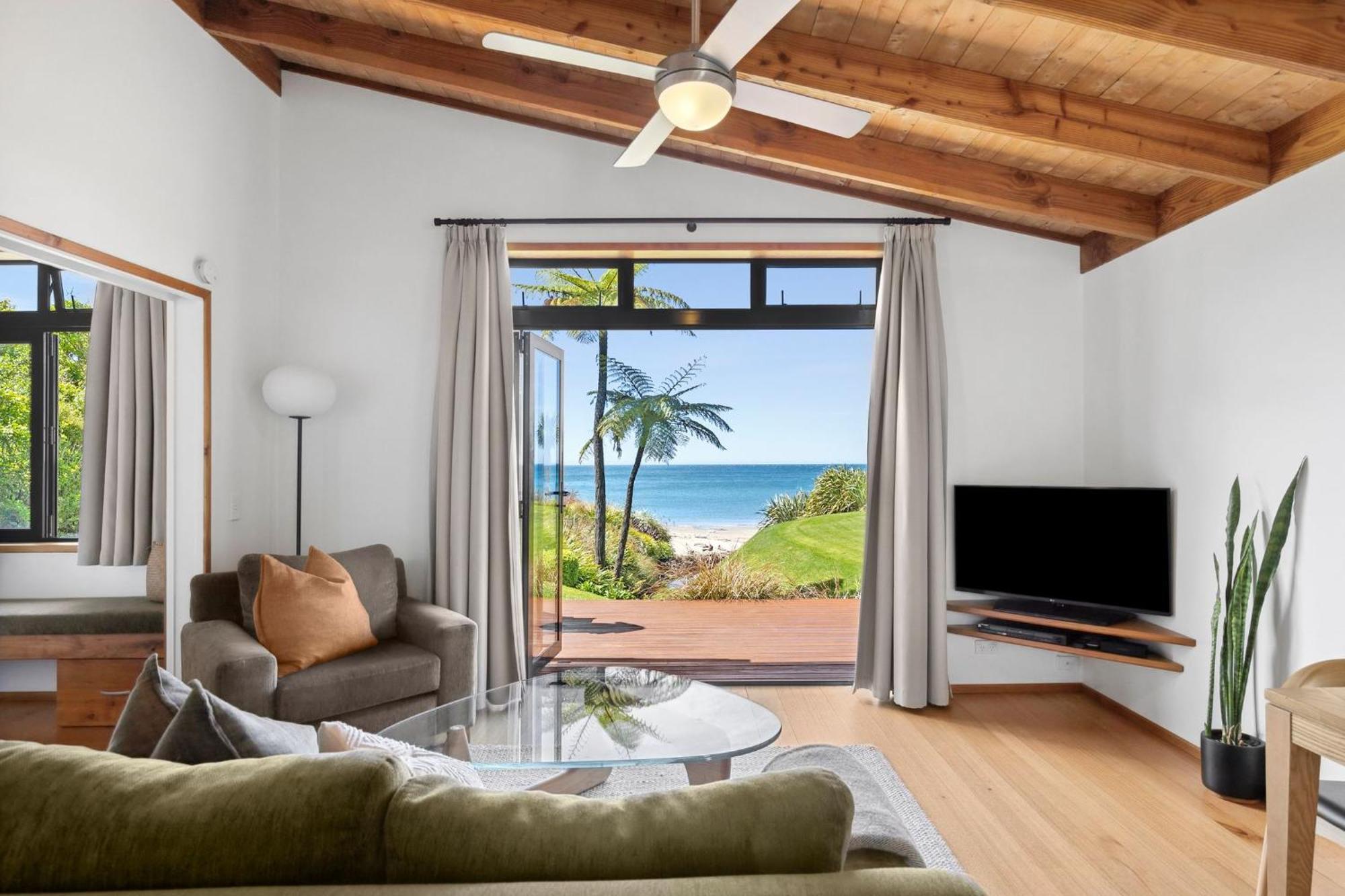 Adrift In Golden Bay- Absolute Beachfront Villas (Adults Only) Collingwood Eksteriør bilde