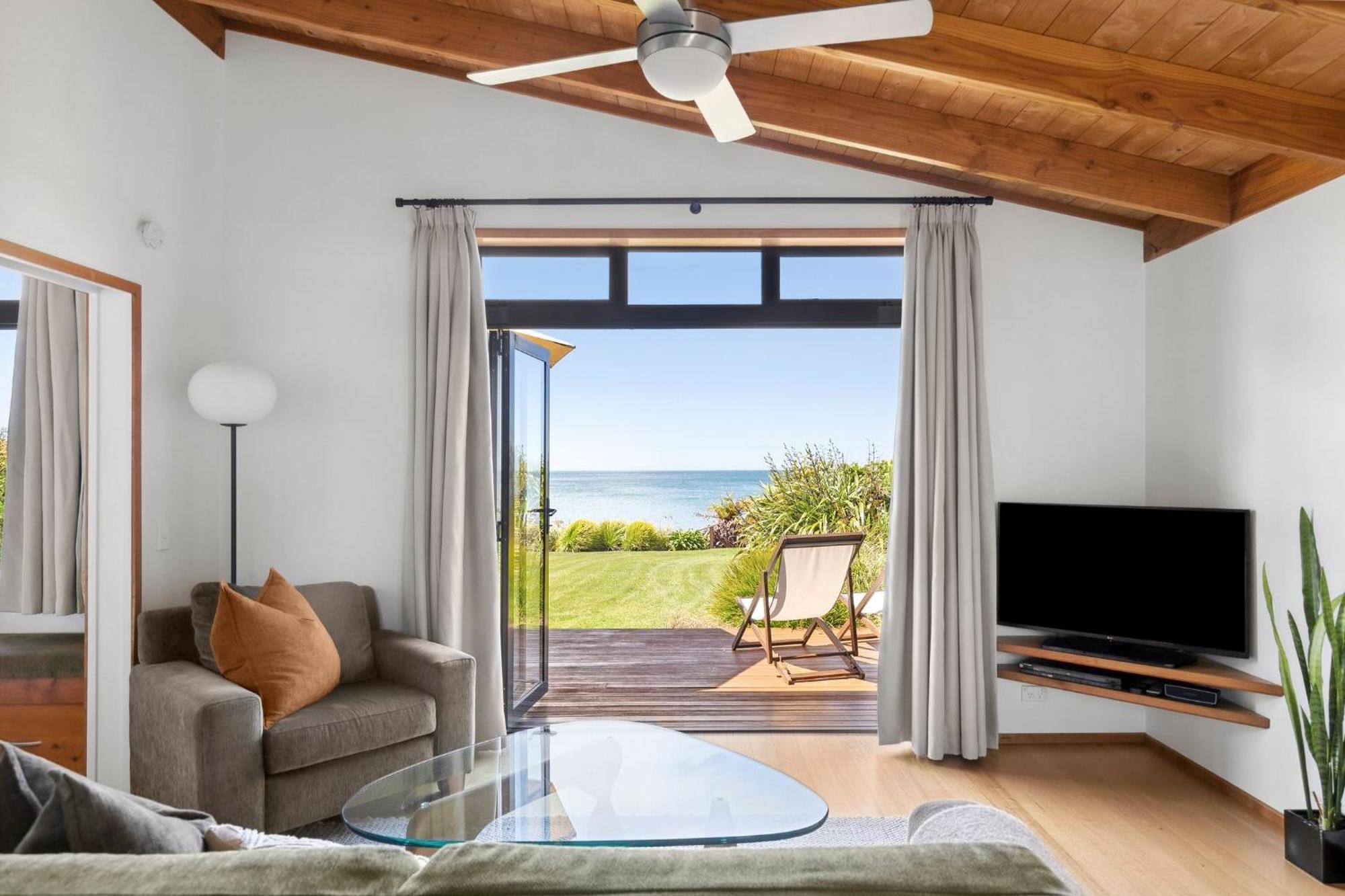 Adrift In Golden Bay- Absolute Beachfront Villas (Adults Only) Collingwood Eksteriør bilde